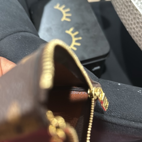 Louis Vuitton key pouch - Picture 4 of 5